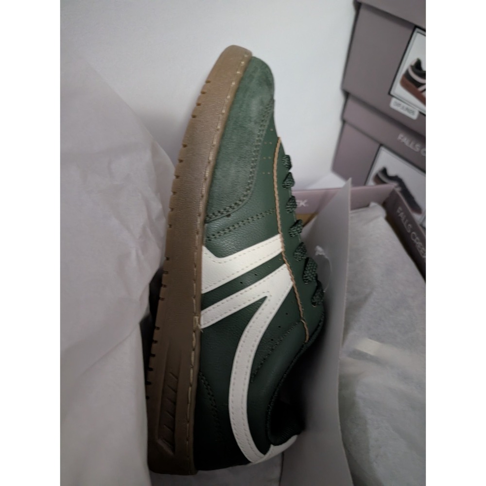 Falls Creek Women's Green Athletic Sneakers Size 11 M Lace Up without box.